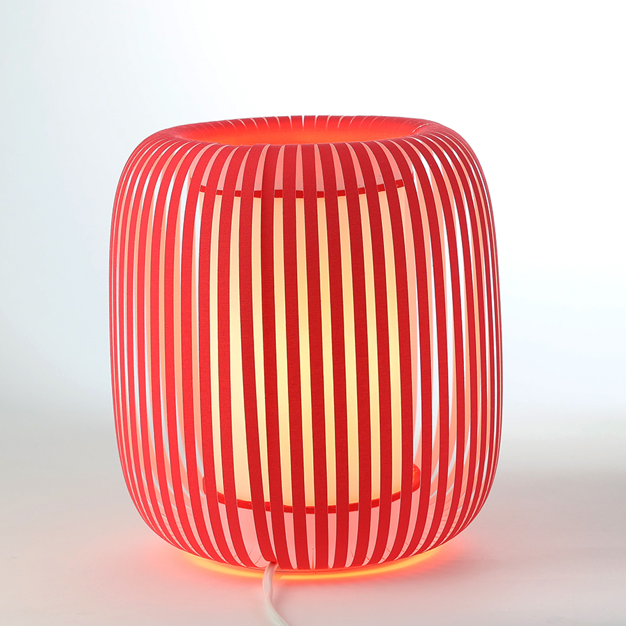 GRACE lampe de table velours rouge, style minimaliste design, image produit 3