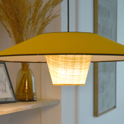 AZARA - Suspension luminaire en coton jaune moutarde et rotin - Ø58 cm